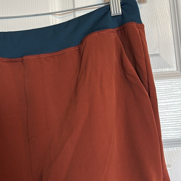 Cotopaxi men’s rust color tapered leg jogger pants size medium - Picture 5 of 11